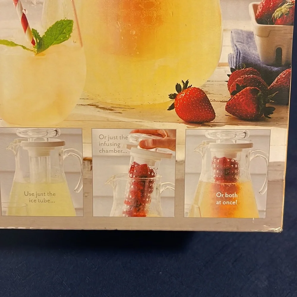 Su La Table 4-in-1 Infusing Pitcher